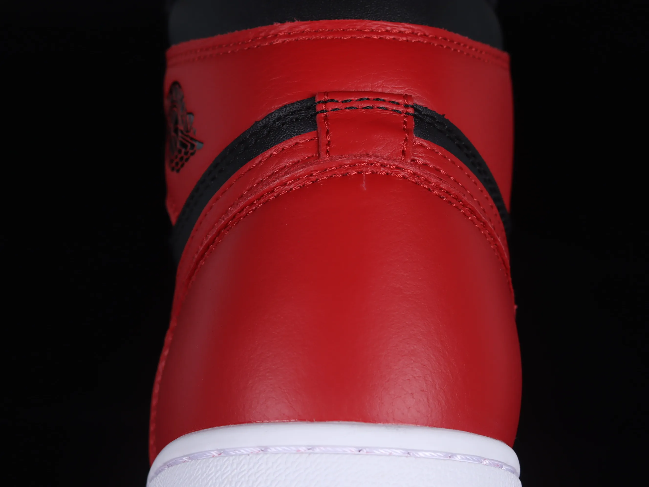 All categories Air Jordan Jordan series basketball shoes Air Jordan 1 High Air Jordan 1 Retro High OG Banned AJ1 banned Joe 1 black and red high-top basketball shoes 555088-001